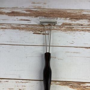 Cutco #1714 Vintage Coil Whisk Egg Beater Brown Classic Handle USA – Used